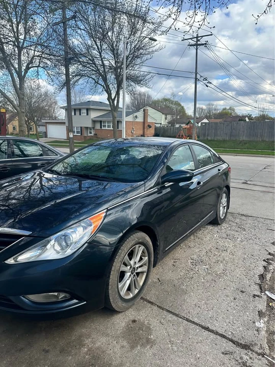 2013 Hyundai Sonata - Image 2 of 8