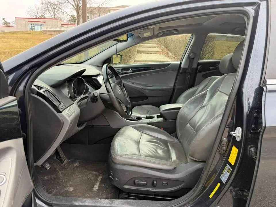 2013 Hyundai Sonata - Image 10 of 11
