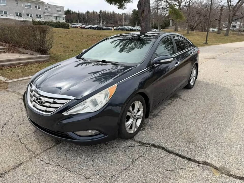 2013 Hyundai Sonata - Image 2 of 11