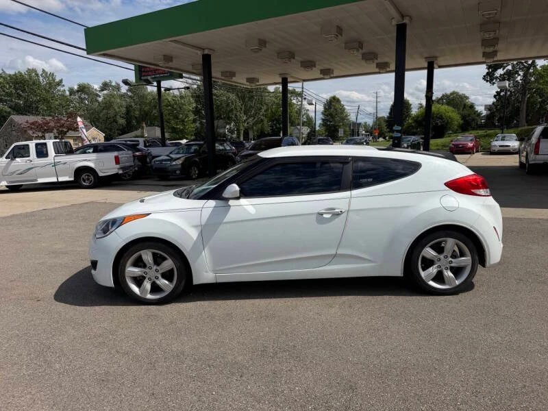2013 Hyundai Veloster - Image 2 of 14