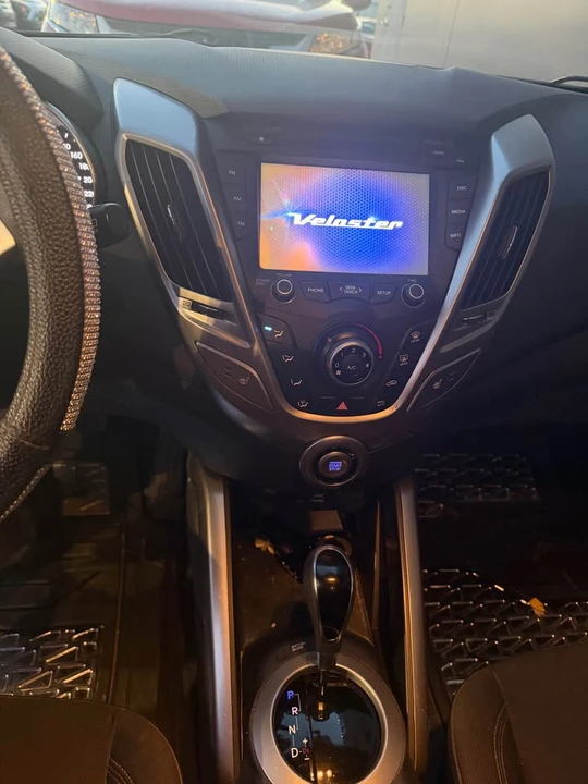2013 Hyundai Veloster - Image 7 of 11