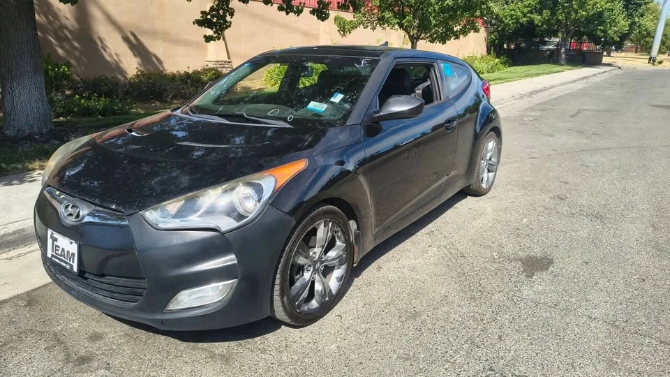 2013 Hyundai Veloster - Image 2 of 7
