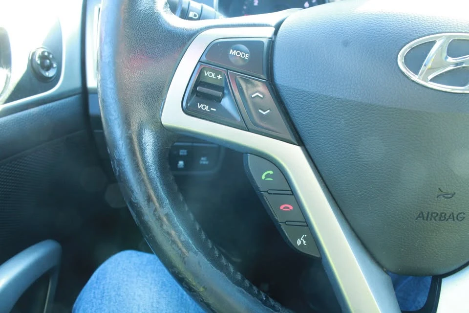 2013 Hyundai Veloster - Image 16 of 20