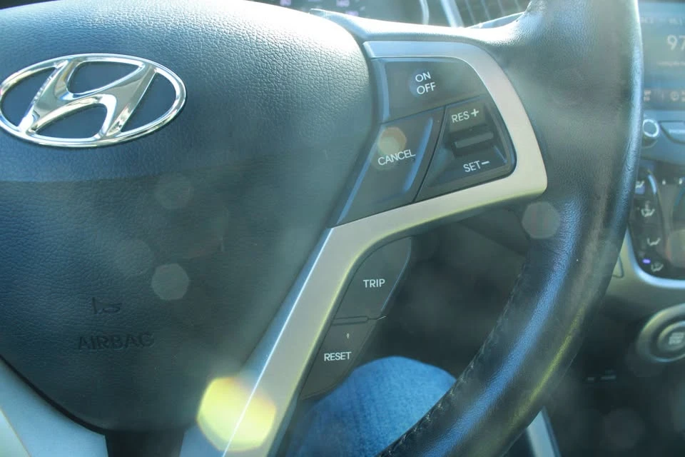 2013 Hyundai Veloster - Image 17 of 20
