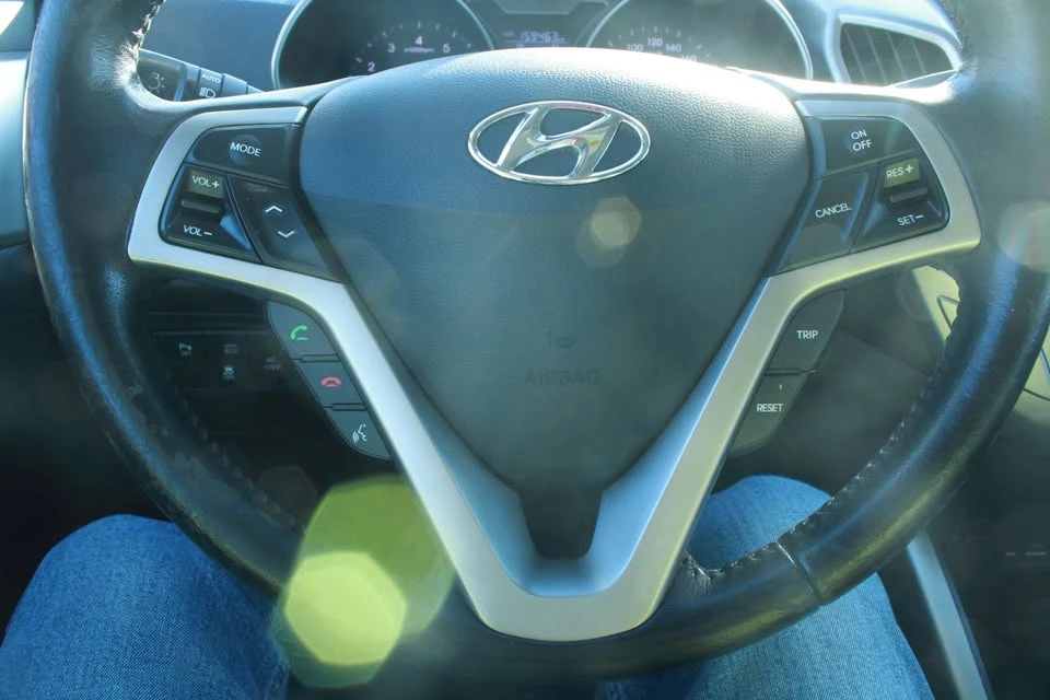 2013 Hyundai Veloster - Image 15 of 20