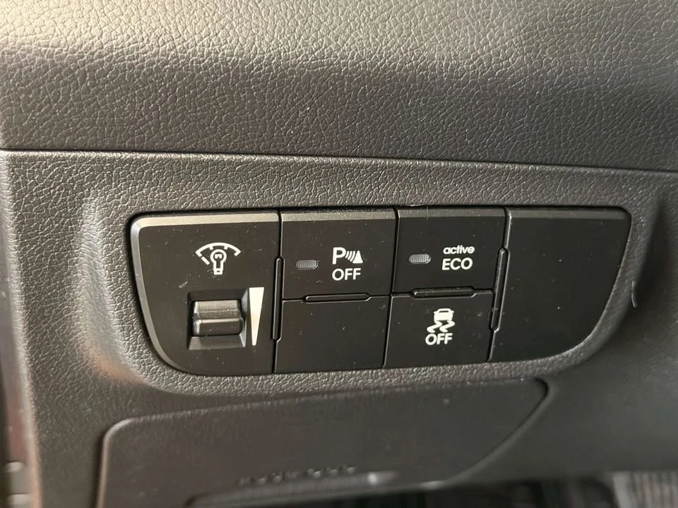 2013 Hyundai Veloster - Image 13 of 20