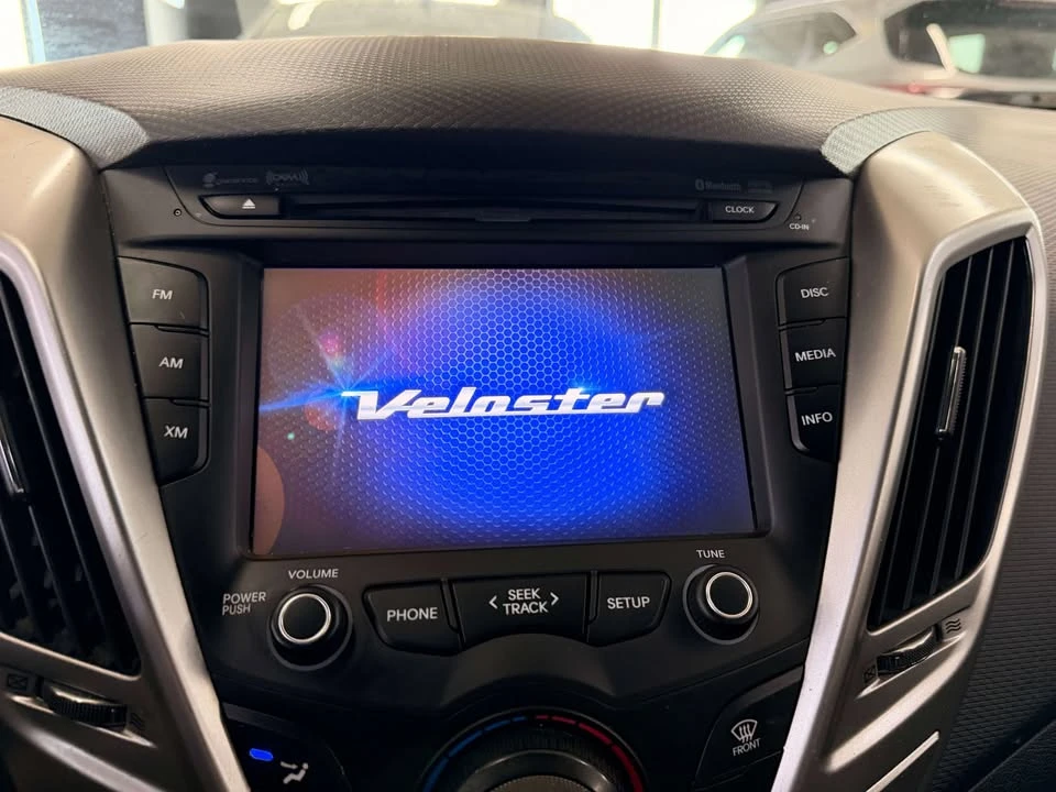 2013 Hyundai Veloster - Image 18 of 20