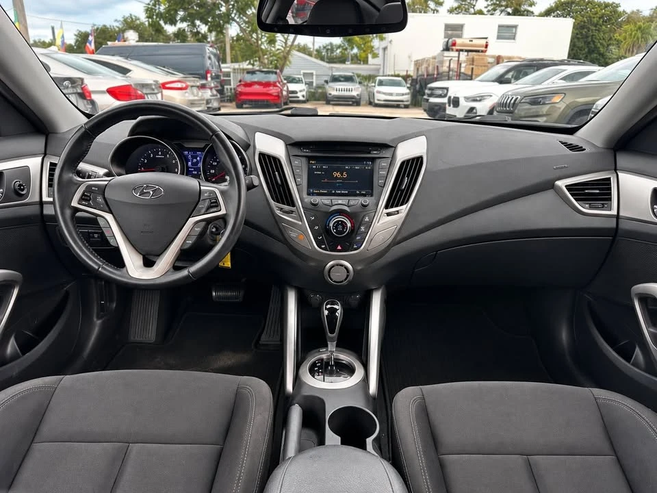 2013 Hyundai Veloster - Image 11 of 18