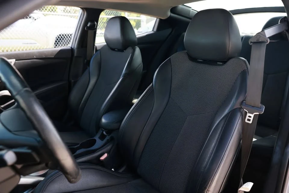 2013 Hyundai Veloster - Image 9 of 10
