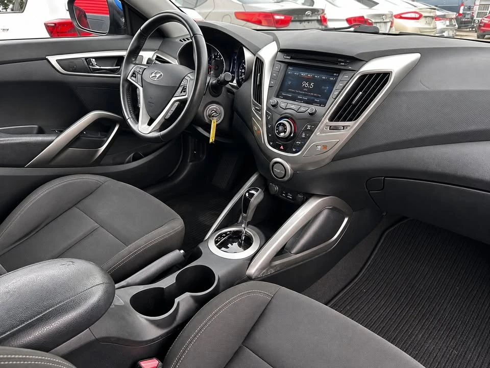 2013 Hyundai Veloster - Image 10 of 18