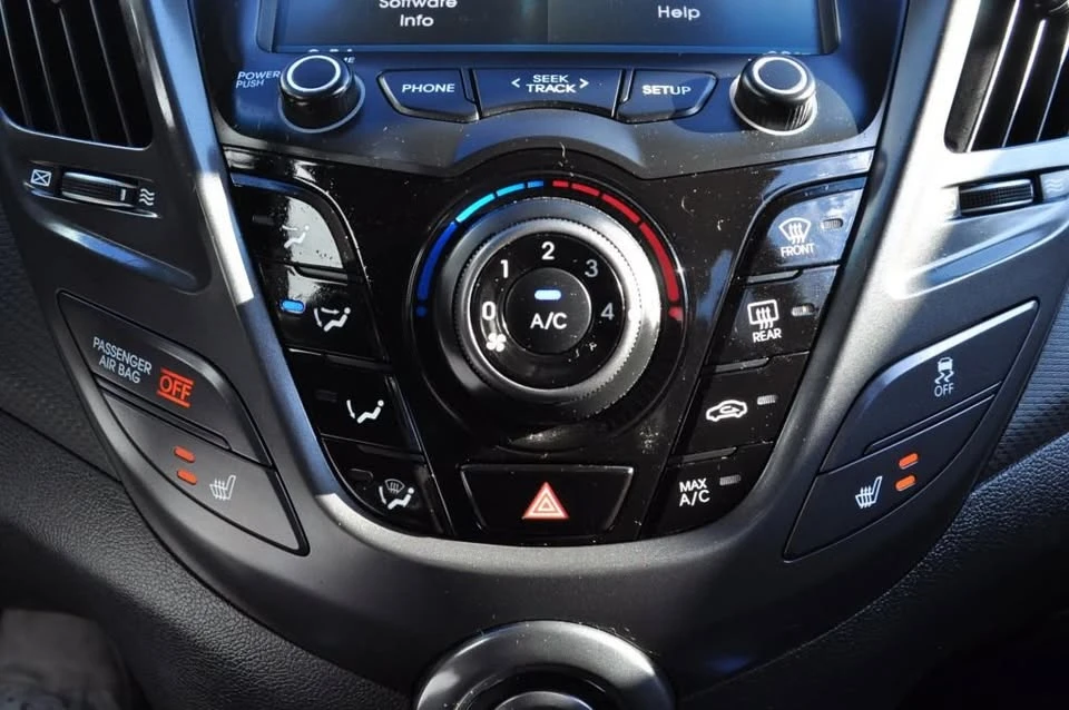 2013 Hyundai Veloster - Image 11 of 15