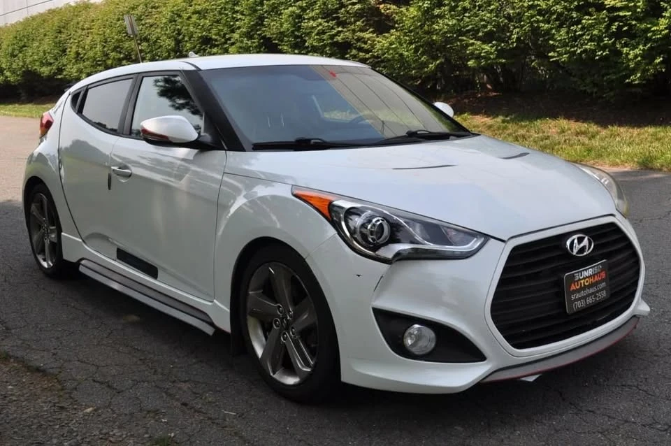 2013 Hyundai Veloster - Image 2 of 15
