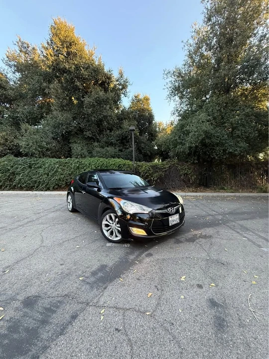 2013 Hyundai Veloster - Image 2 of 6