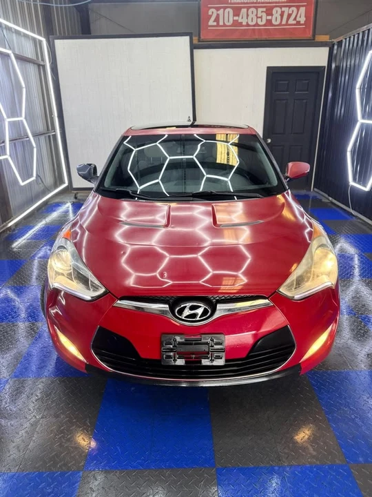 2013 Hyundai Veloster - Image 2 of 20