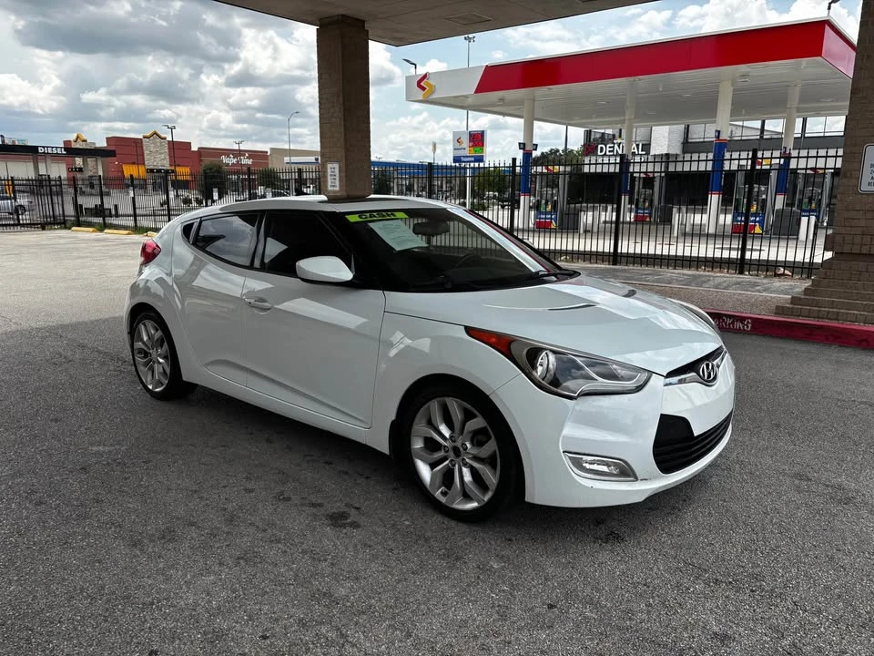 2013 Hyundai Veloster - Image 3 of 11