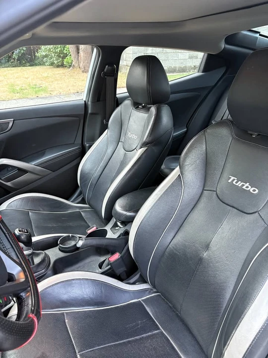 2013 Hyundai Veloster - Image 9 of 11