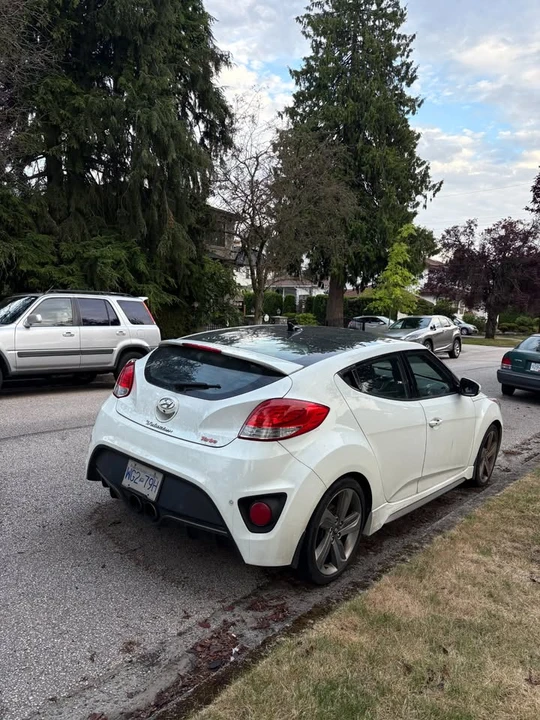 2013 Hyundai Veloster - Image 6 of 11