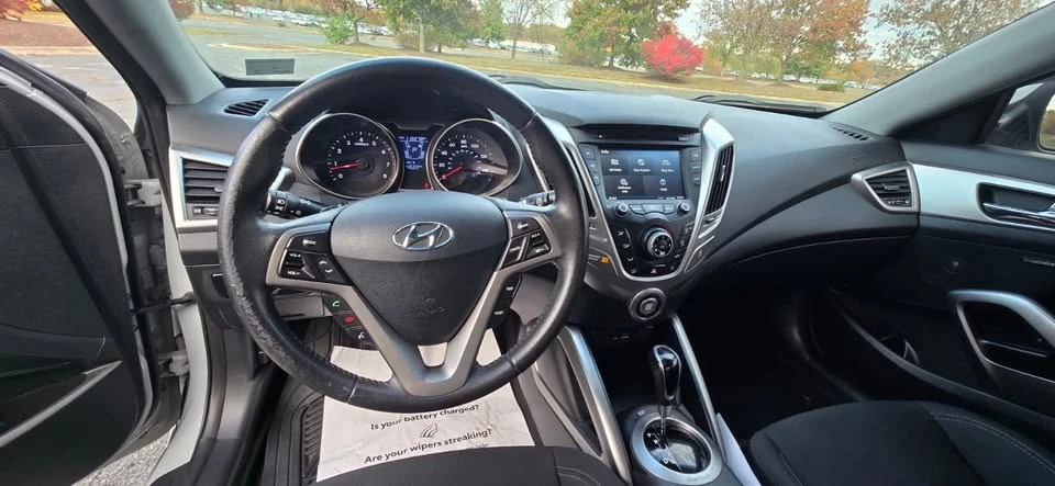 2013 Hyundai Veloster - Image 18 of 19