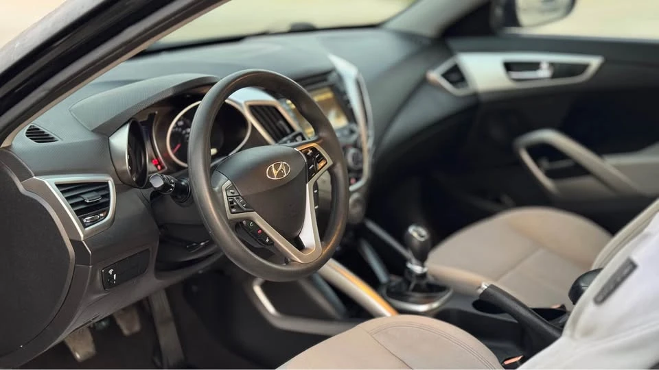 2013 Hyundai Veloster - Image 3 of 13