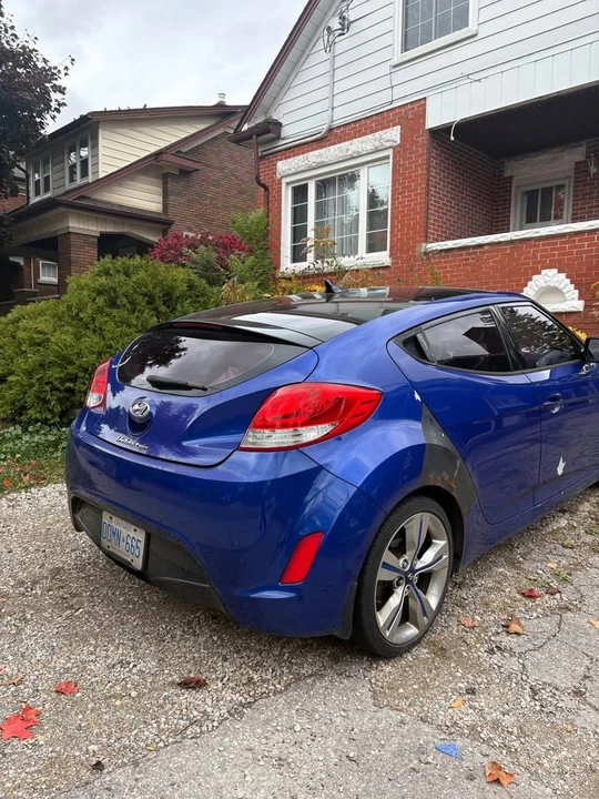 2013 Hyundai Veloster - Image 2 of 2