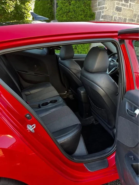2013 Hyundai Veloster - Image 6 of 9