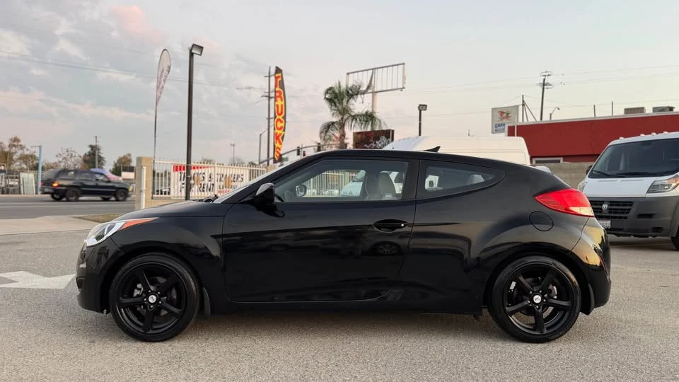 2013 Hyundai Veloster - Image 5 of 13