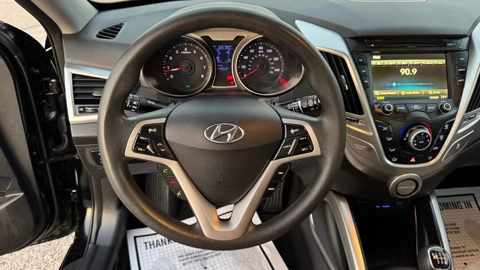 2013 Hyundai Veloster - Image 11 of 13