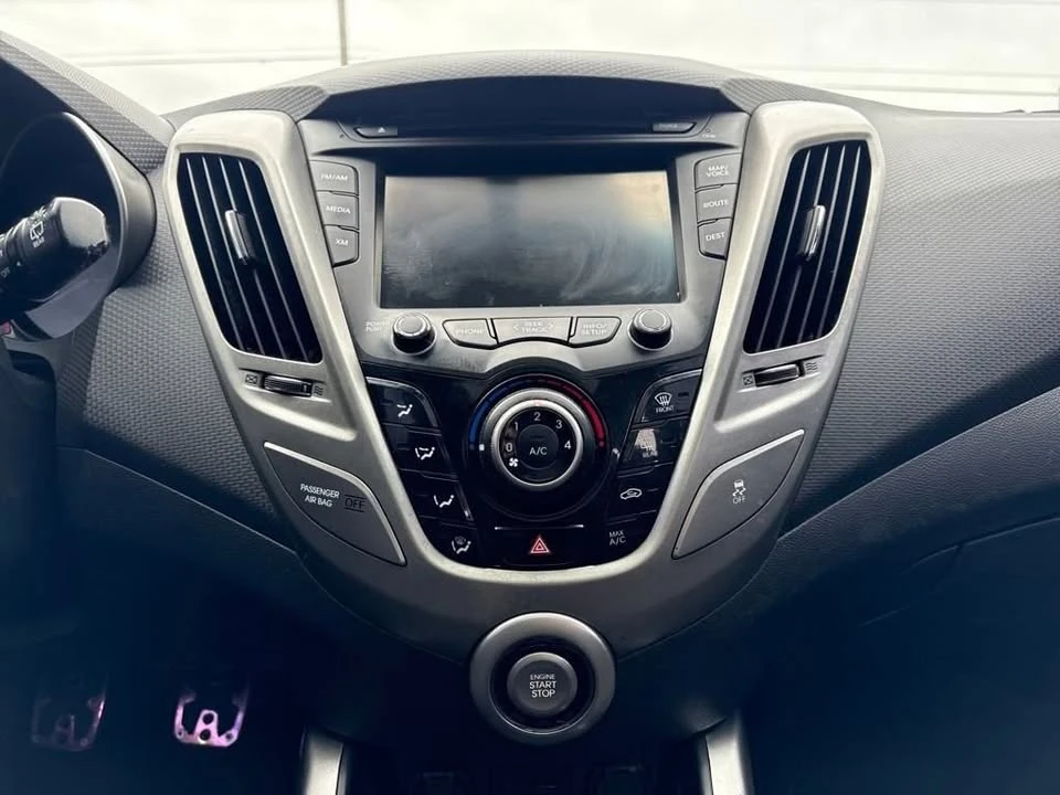 2013 Hyundai Veloster - Image 16 of 19