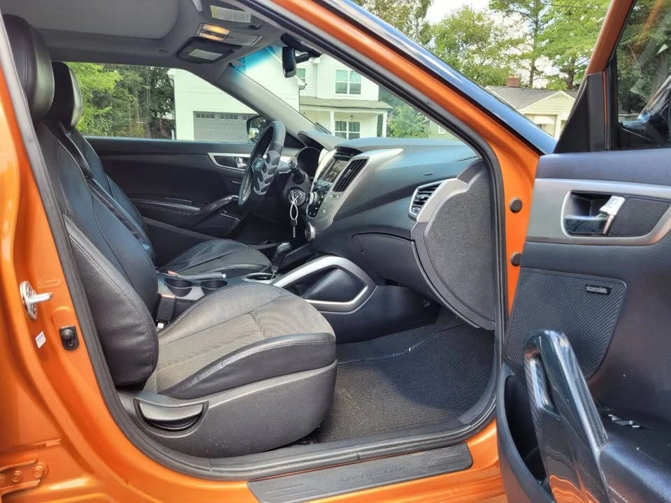 2013 Hyundai Veloster - Image 5 of 15