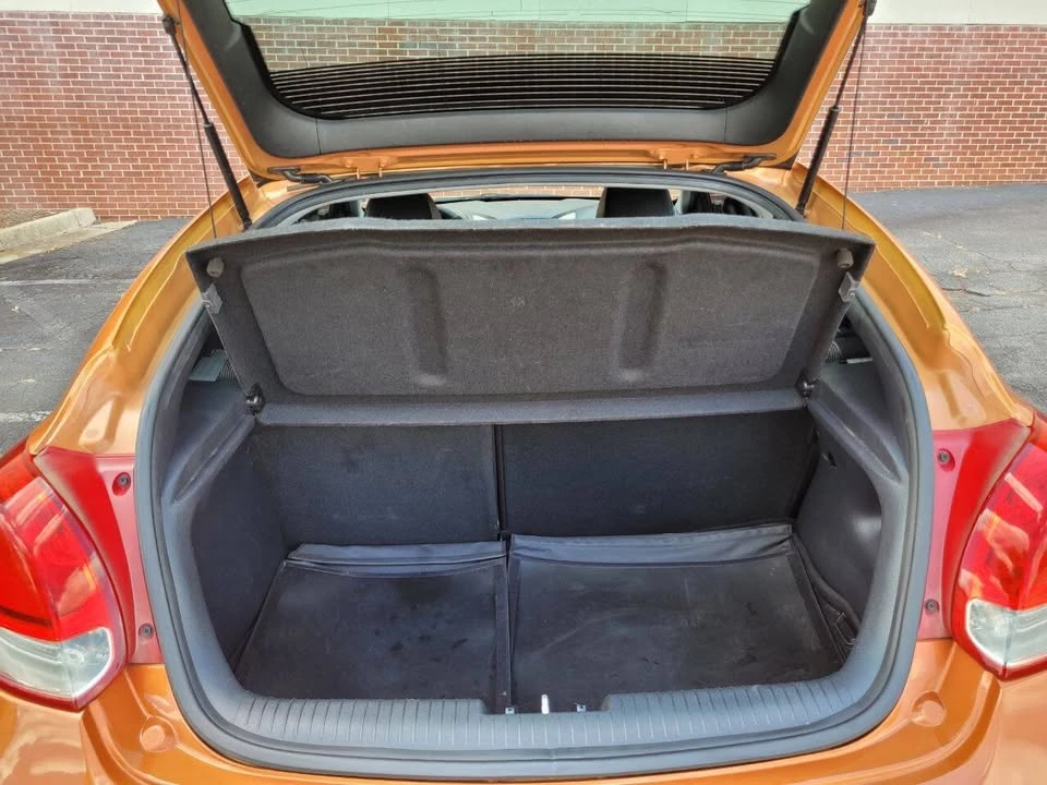 2013 Hyundai Veloster - Image 10 of 15