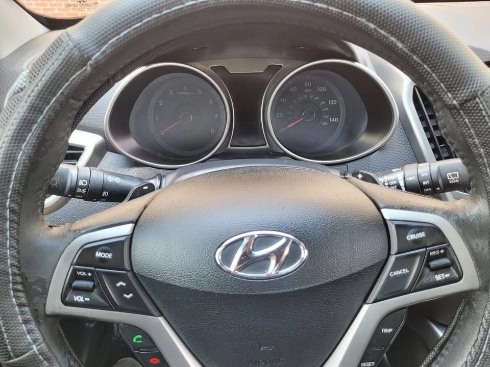 2013 Hyundai Veloster - Image 9 of 15
