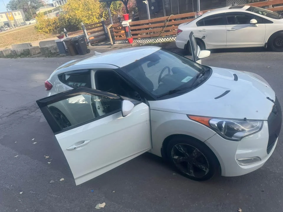 2013 Hyundai Veloster - Image 10 of 14