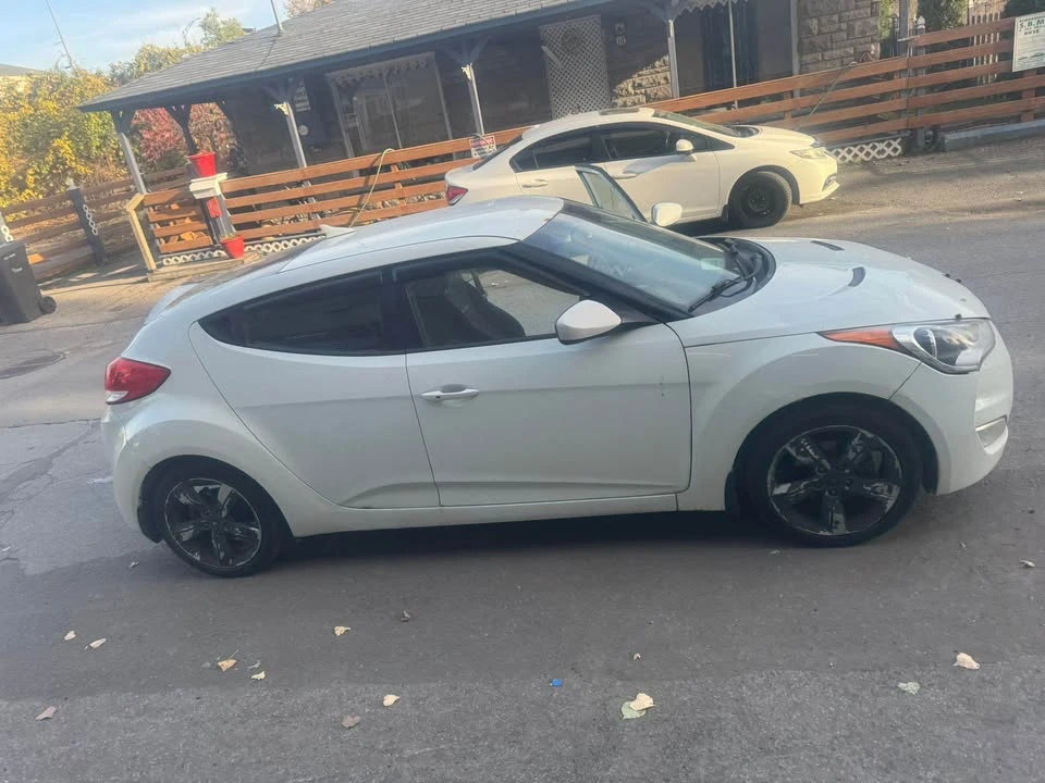 2013 Hyundai Veloster - Image 5 of 14