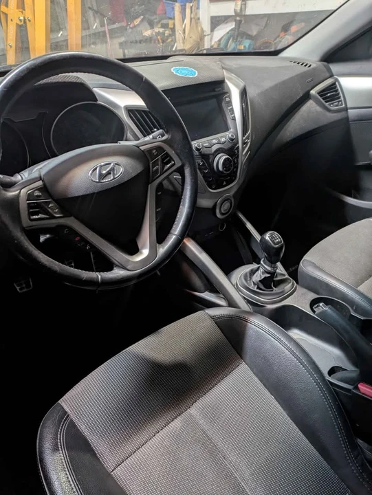 2013 Hyundai Veloster - Image 6 of 15