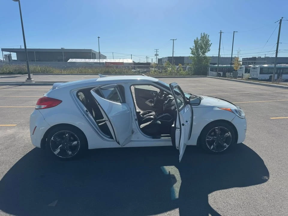2013 Hyundai Veloster - Image 6 of 17