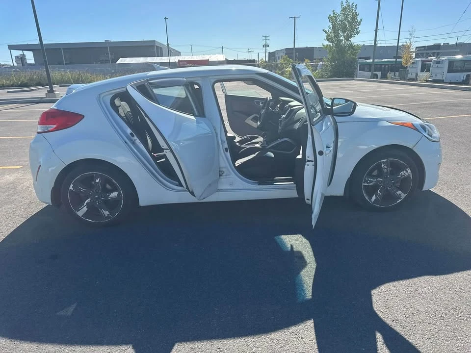 2013 Hyundai Veloster - Image 7 of 17