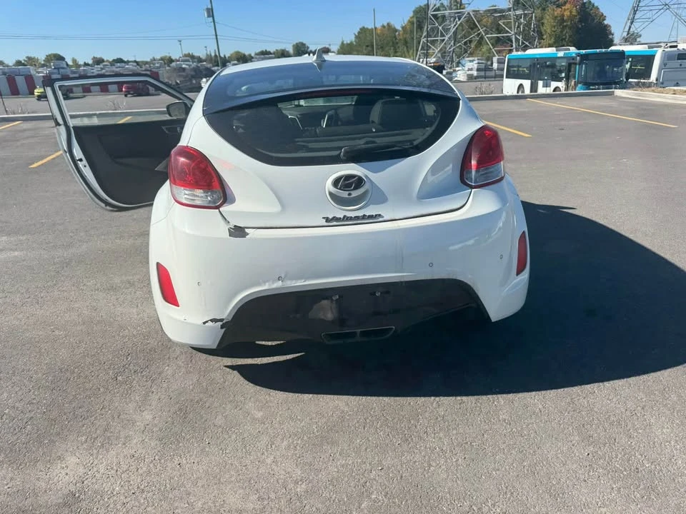 2013 Hyundai Veloster - Image 4 of 17
