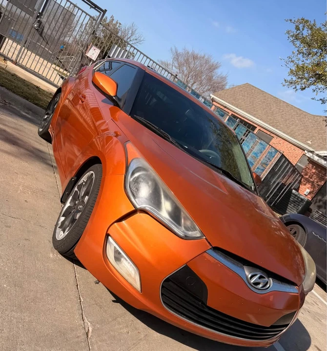2013 Hyundai Veloster - Image 2 of 10