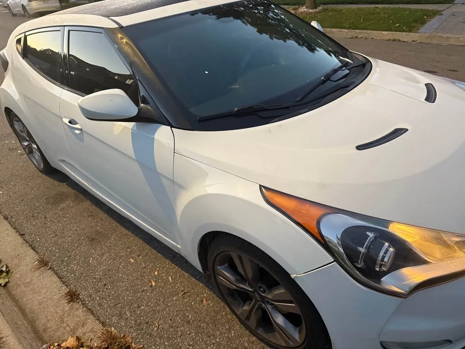 2013 Hyundai Veloster - Image 2 of 10