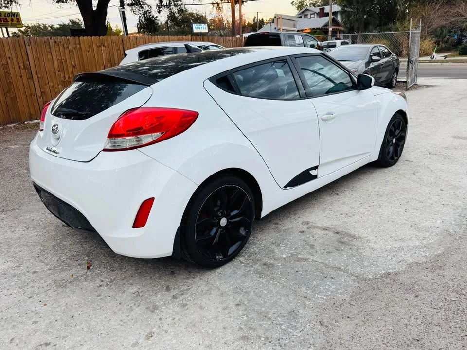 2013 Hyundai Veloster - Image 4 of 19