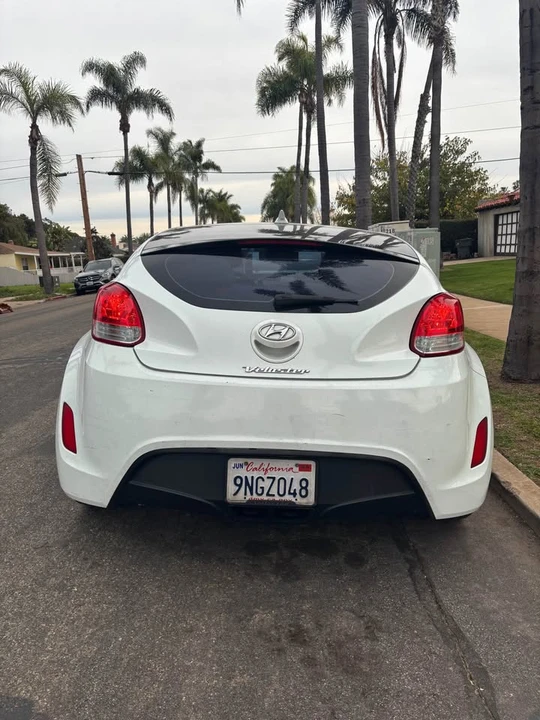 2013 Hyundai Veloster - Image 3 of 8