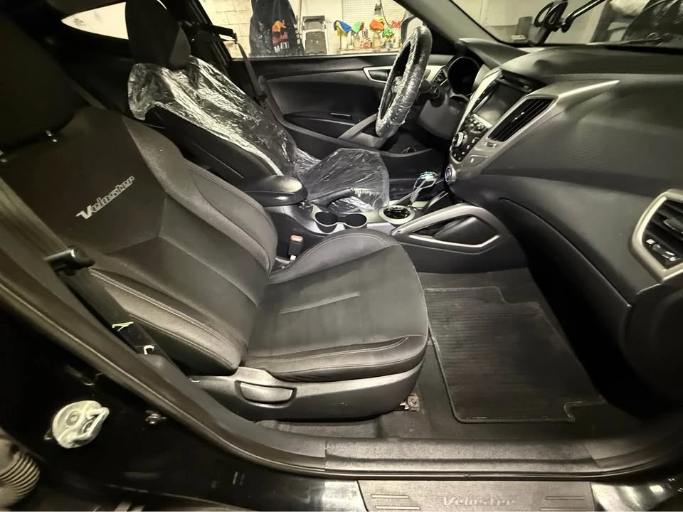 2013 Hyundai Veloster - Image 16 of 18