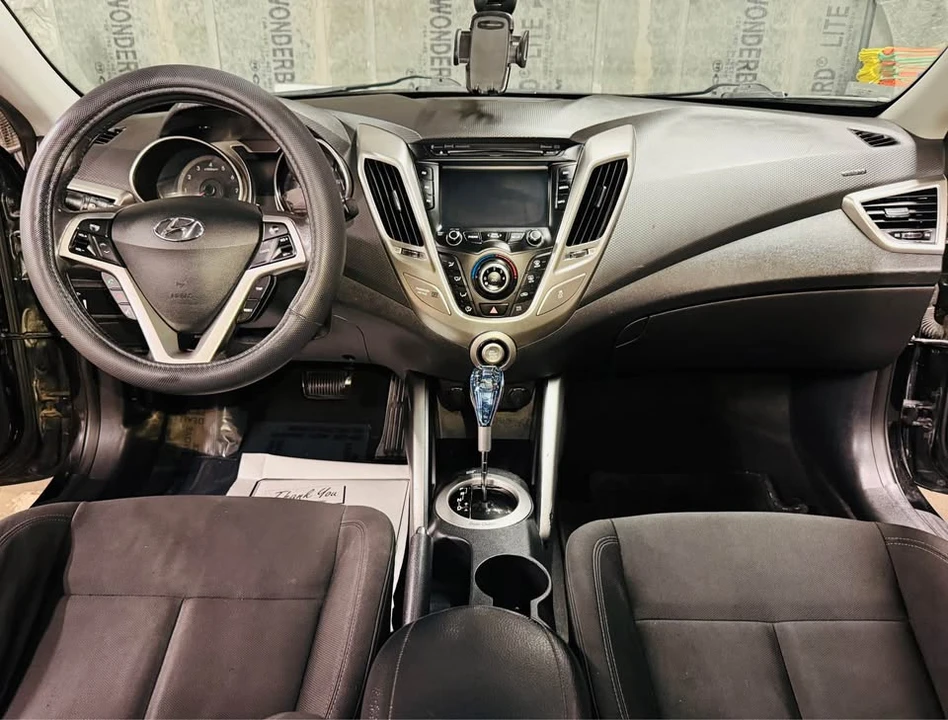 2013 Hyundai Veloster - Image 11 of 18