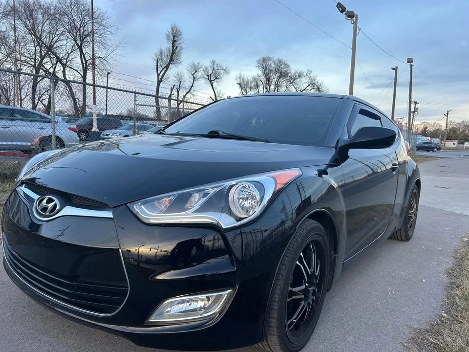 2013 Hyundai Veloster - Image 2 of 13