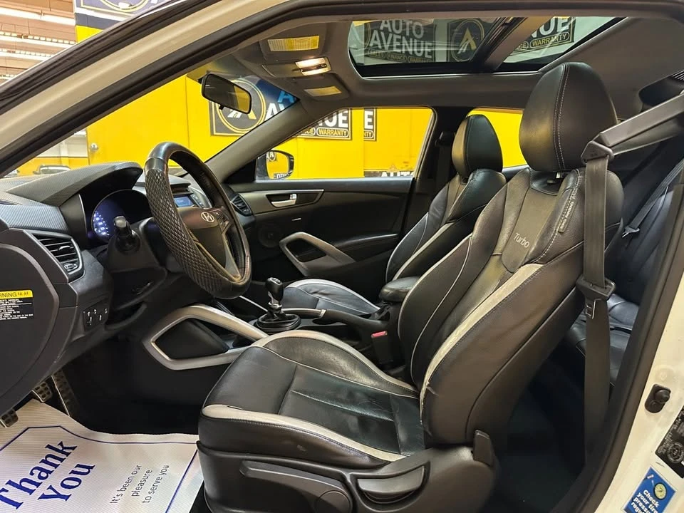 2013 Hyundai Veloster - Image 10 of 15