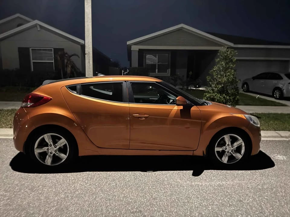 2013 Hyundai Veloster - Image 3 of 4