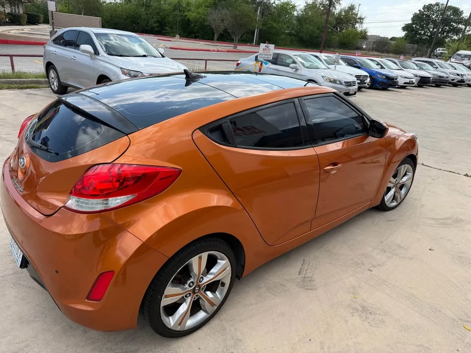 2013 Hyundai Veloster - Image 5 of 19