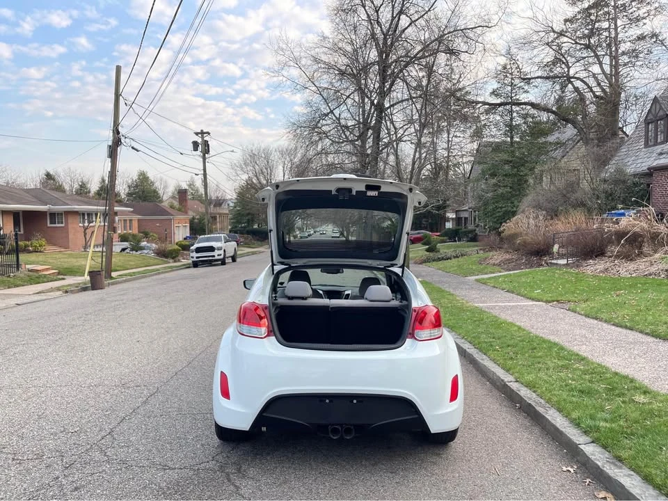 2013 Hyundai Veloster - Image 11 of 13