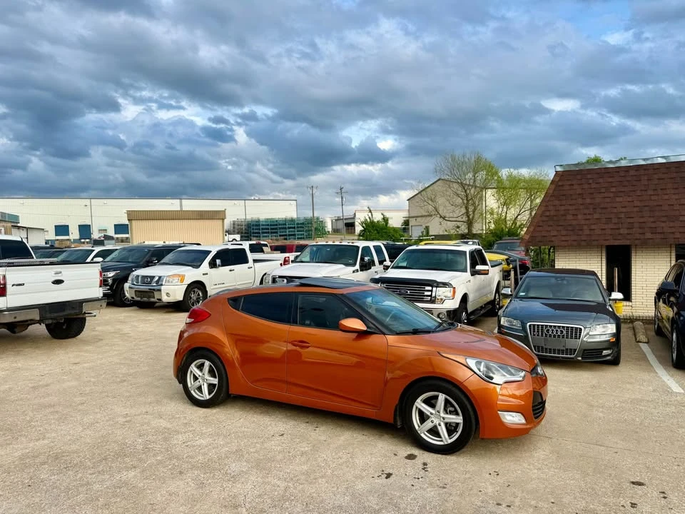 2013 Hyundai Veloster - Image 11 of 20