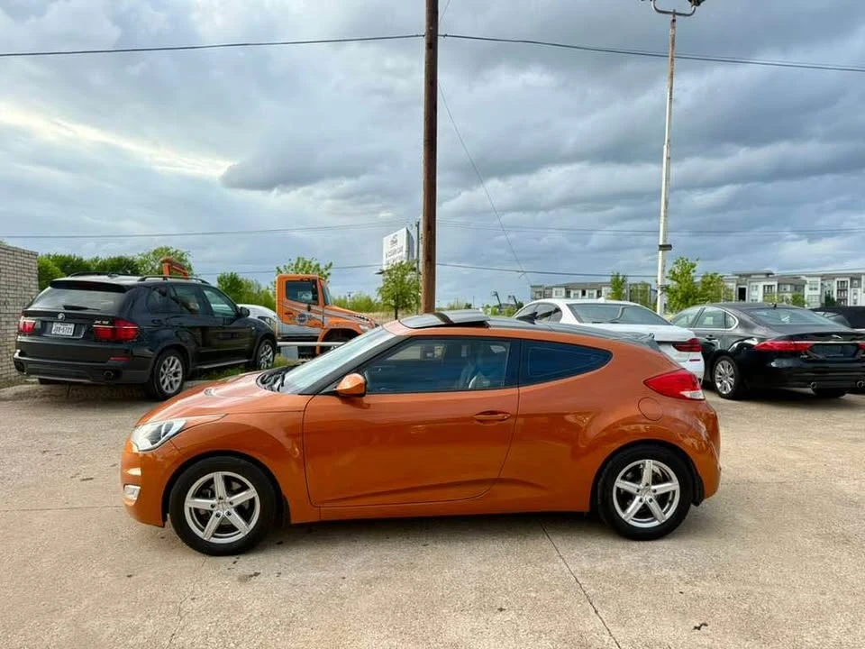 2013 Hyundai Veloster - Image 9 of 20